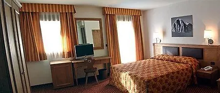 Orso Grigio 4* بيسكول